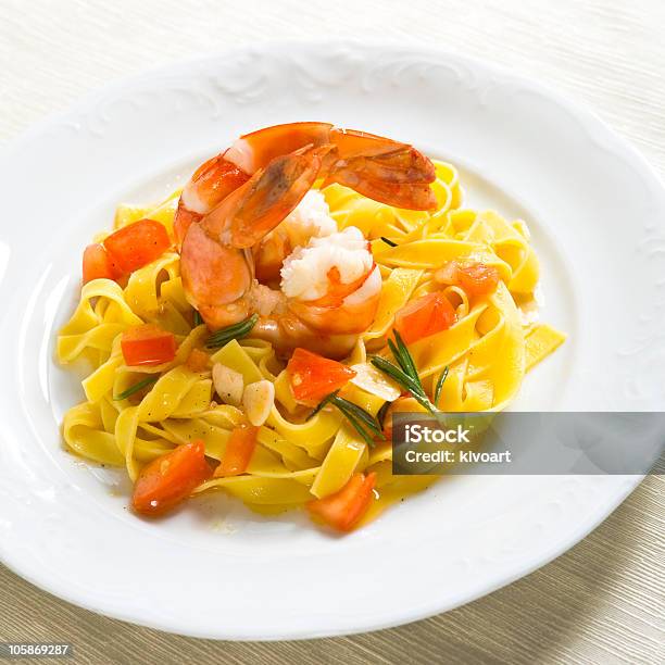 Tagliatelle Con Gamberi - Fotografie stock e altre immagini di Cucina italiana - Cucina italiana, Fotografia - Immagine, Frutti di mare