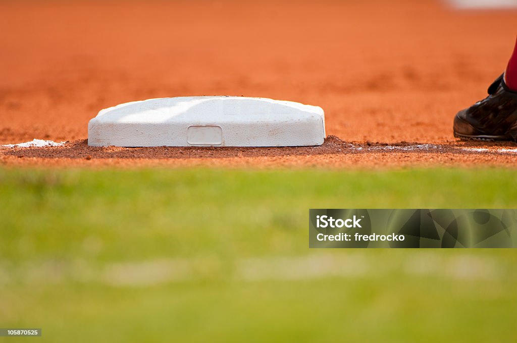 Bate de béisbol - Foto de stock de Campo - Lugar deportivo libre de derechos