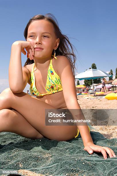 imgsrc маленькие девочки пляж