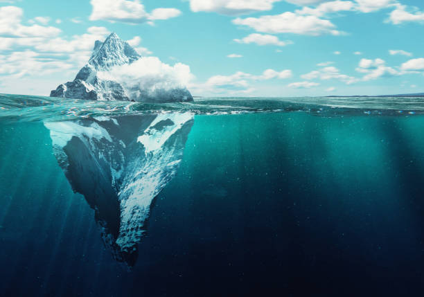 iceberg - cresta montaña fotografías e imágenes de stock