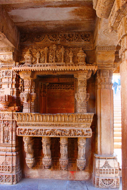 istock Elegant border patterns engraved on a balcony. Adalaj Stepwell, Ahmedabad, Gujarat, India 1058770320