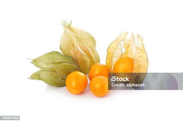 Photo libre de droit de Cape Gooseberry Isolé banque d'images et plus d'images libres de droit de Physalis - Fruit rouge - Physalis - Fruit rouge, Objet ou sujet détouré, Aliment