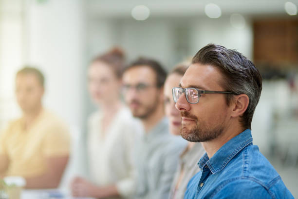 este seminário é tão informativo - defocused business office casual - fotografias e filmes do acervo