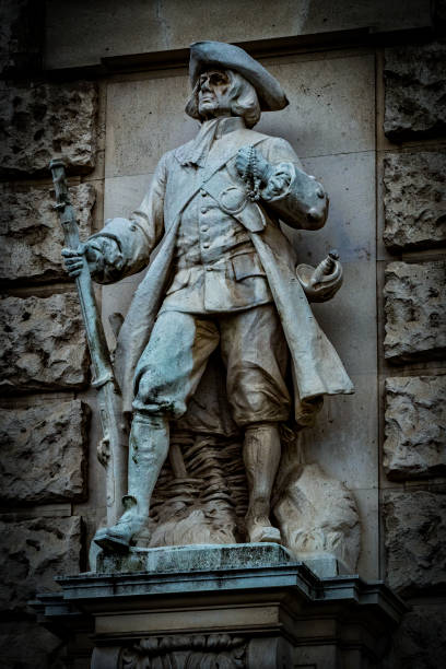 istock Statues adorning the facade 1058812922