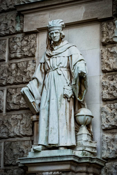 istock Statues adorning the facade 1058813254