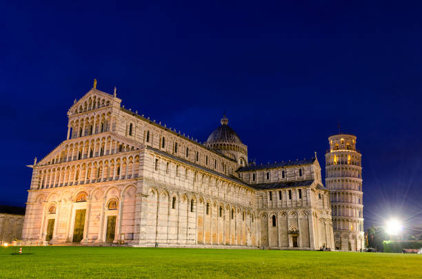 istock Leaning Tower of Pisa & Piazza del Duomo 1058821690