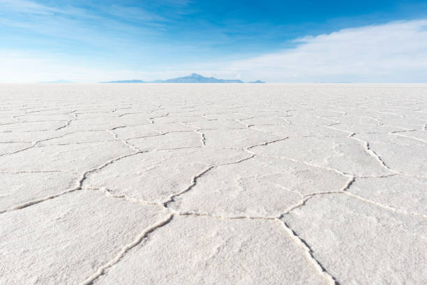 Uyuni Salt Flat Hexagons, Bolivia Hexagon salt formations in the Uyuni Salt Flat (Salar de Uyuni) during daytime, Bolivia, South America. salt flat stock pictures, royalty-free photos & images
