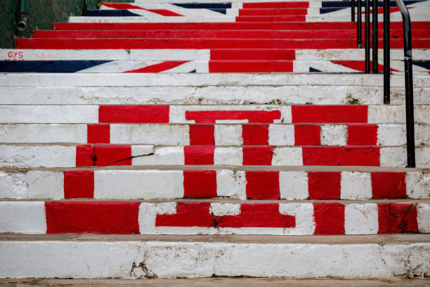 ジブラルタルのユニオン ジャックの塗装の手順 - elizabeth ii queen nobility british flag ストックフォトと画像