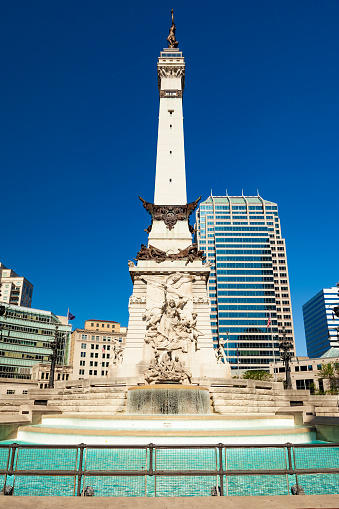 Soldados y monumento de los marineros en Indianapolis, Indiana, USA photo