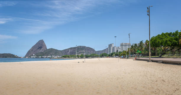 aterro 할 플라멩고 해변 및 설탕 덩어리 산-리오 데 자네이, 브라질 - flamengo 뉴스 사진 이미지