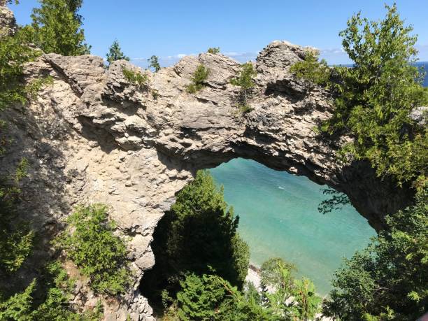 istock Arch rock at Mackinaw 1058949150
