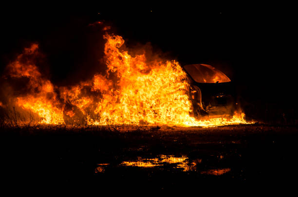 istock thieves burn a job car after robbery 1058984790