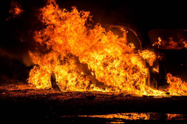 istock thieves burn a job car after robbery 1058984802