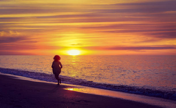 istock Sunset and Childhood 1058986004