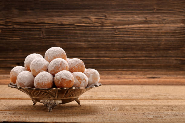 diversi tipi di ciambelle tradizionali polacche fatte in casa - marmalade baked biscuit brown foto e immagini stock