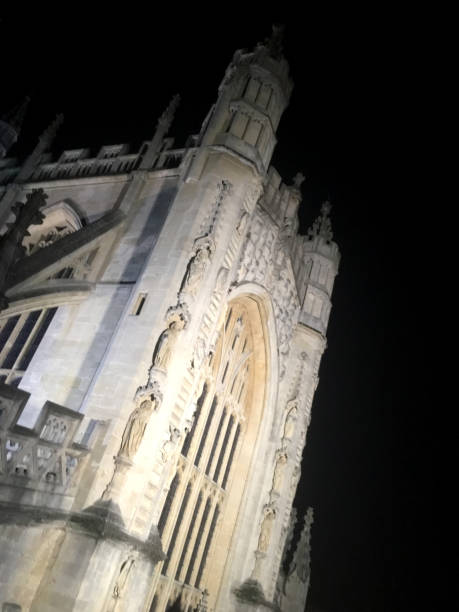бат аббатство ночью - religon стоковые фото и изображения