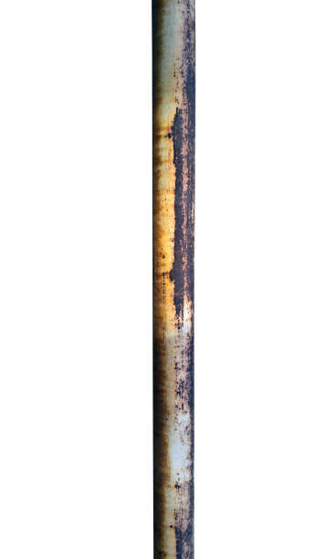 vecchio muro arrugginito metallo isolato su sfondo bianco - water pipe rusty dirty equipment foto e immagini stock