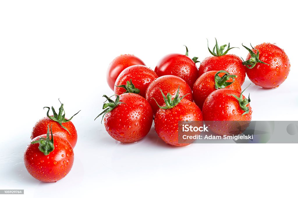 Tomates cereza con fregadero - Foto de stock de Agua libre de derechos