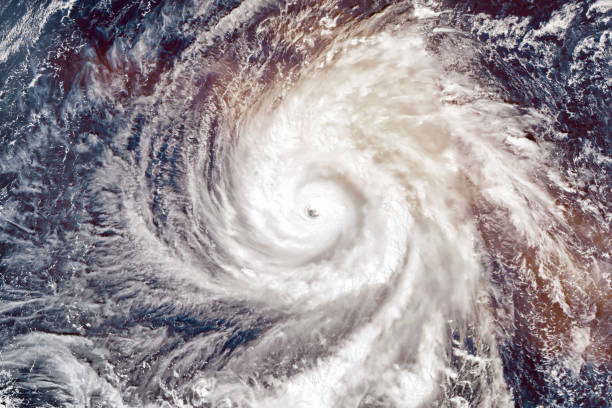 super tyfoon yutu, sterkste storm op aarde in 2018. satellietmening. elementen van dit beeld ingericht door nasa. - tyfoon stockfoto's en -beelden