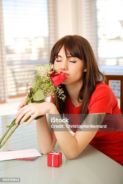 Día De San Valentín Foto de stock y más banco de imágenes de 16-17 años - 16-17 años, Adolescencia, Adolescente