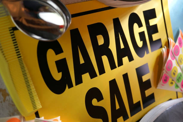 sprzedaż garażu - garage sale audio zdjęcia i obrazy z banku zdjęć