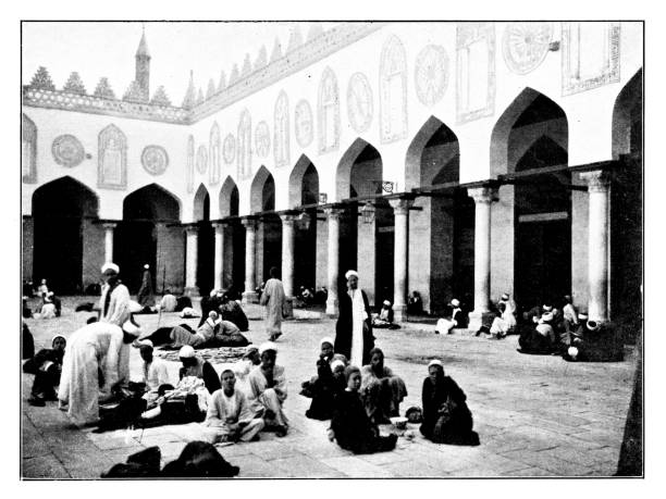 카이로 알 azhar 모스크의 안뜰 - egypt islam cairo mosque stock illustrations