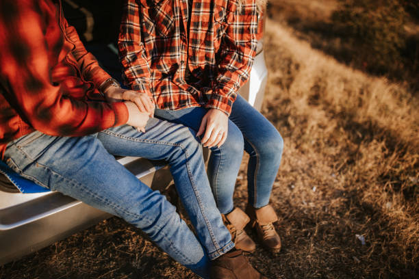 istock Couple on road trip 1059333704
