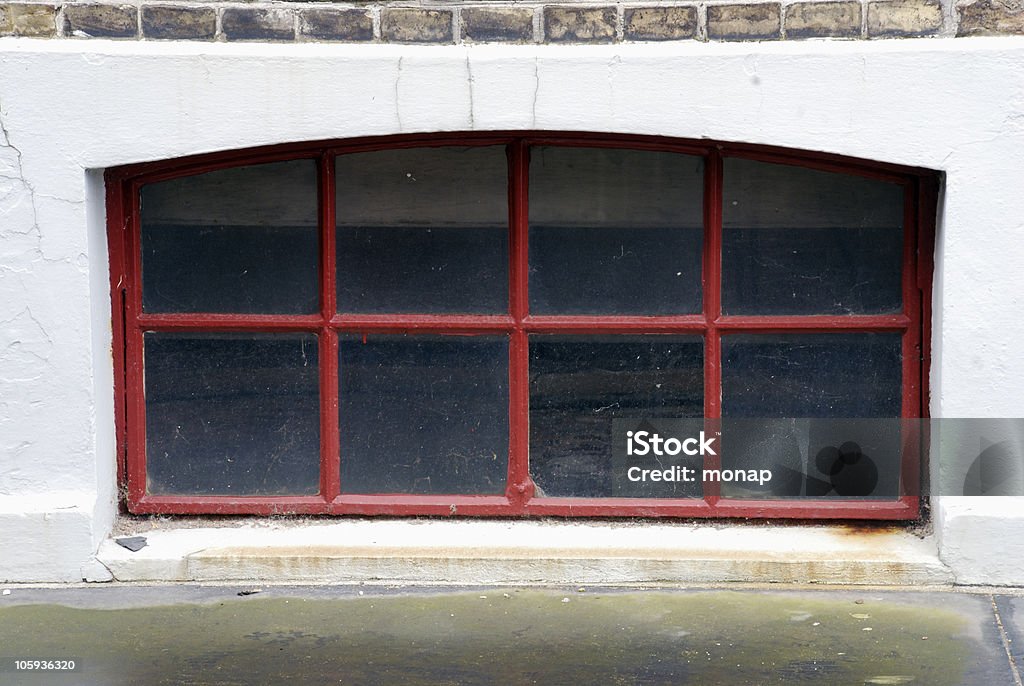 Red Untergeschoss Fenster - Lizenzfrei Fenster Stock-Foto
