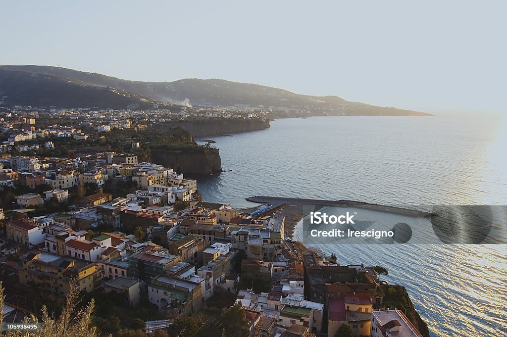 Tramonto sulla costa sorrentina - Foto stock royalty-free di Ambientazione esterna