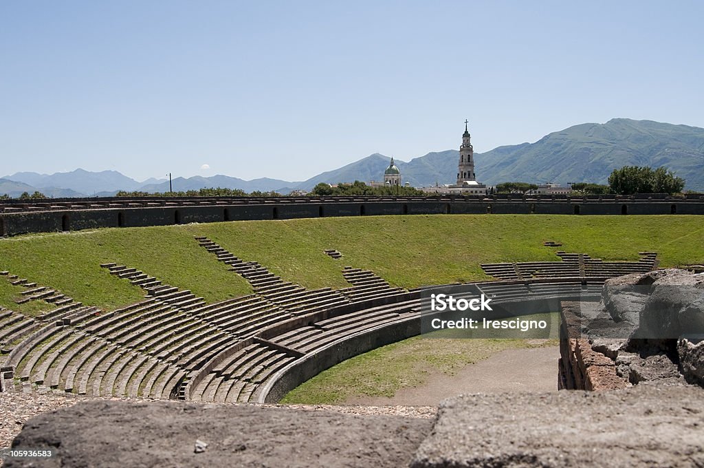 Anfiteatro-Pompei - Foto stock royalty-free di Ambientazione esterna