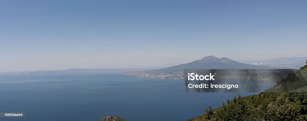 Golfo di Napoli e sul Vesuvio - Foto stock royalty-free di Ambientazione esterna