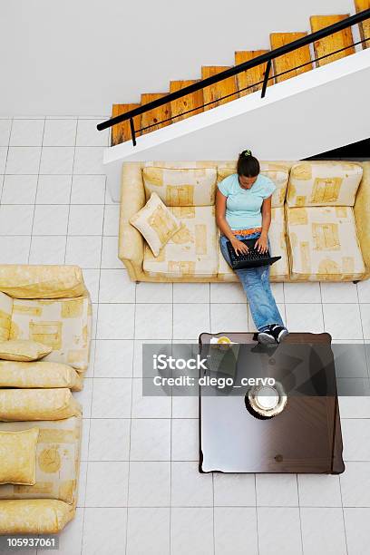 Trabajar Desde Casa Foto de stock y más banco de imágenes de Adulto - Adulto, Belleza de la naturaleza, Cabello castaño