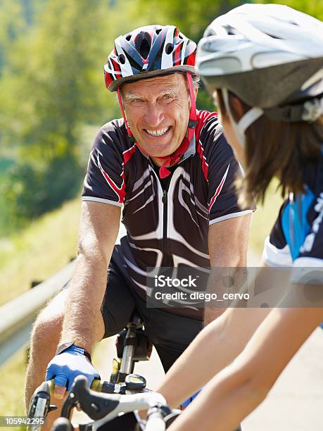 Senior Ciclista - Fotografie stock e altre immagini di 60-69 anni - 60-69 anni, 70-79 anni, Adulto