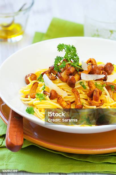 パスタchanterelles - イタリア料理のストックフォトや画像を多数ご用意 - イタリア料理, カラー画像, シャントレル