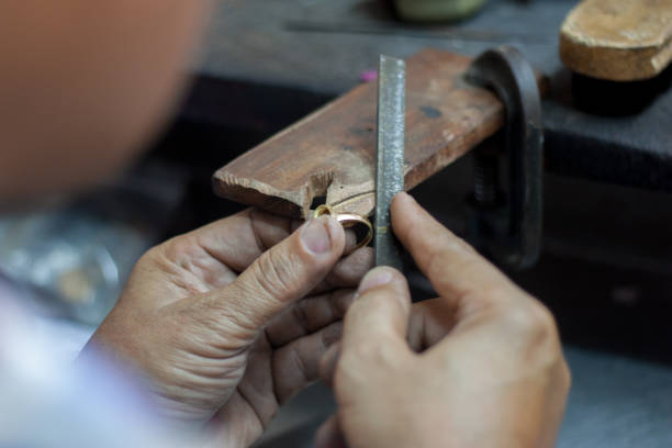 istock Professional gold craftsmanship in Sukhothai. 1059458338