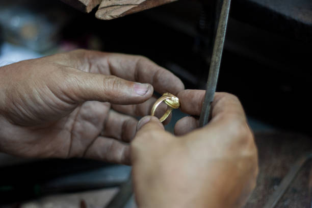 istock Professional gold craftsmanship in Sukhothai. 1059458376