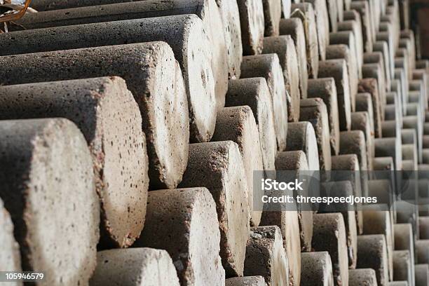 Beton Zylinder Stockfoto und mehr Bilder von Baugewerbe - Baugewerbe, Beton, Erodiert