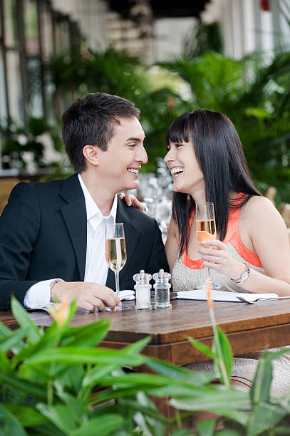 istock Couple Eating Outdoors 105947794