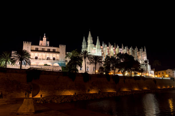 istock Cathedral of Palma de Mallorca at night - Spain 1059481612