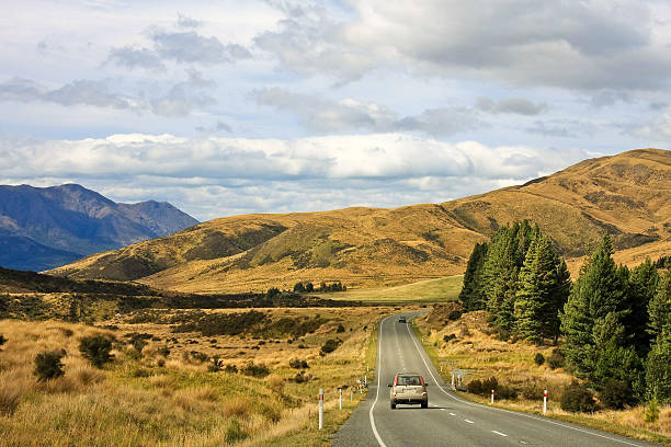 nuova zelanda road - te anau foto e immagini stock