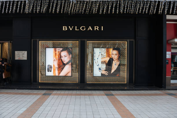bulgari shop in beijing downtown - bulgari imagens e fotografias de stock
