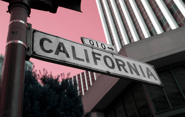 istock California Street 1059686752