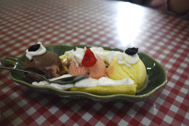 아이스크림이 게 oen 말 랑, 인도네시아에서 - malang 뉴스 사진 이미지