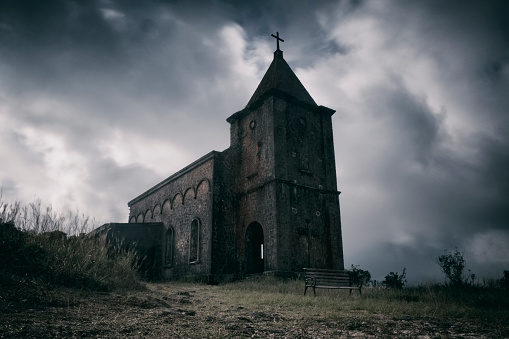 Iglesia Vieja de embrujada photo
