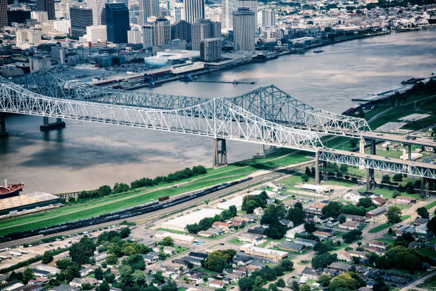 istock Interstate 90 Bridge Across the Mississippi River 1059703756