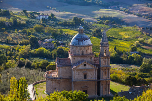 church in montepulcioano, tuscany - montepulciano imagens e fotografias de stock