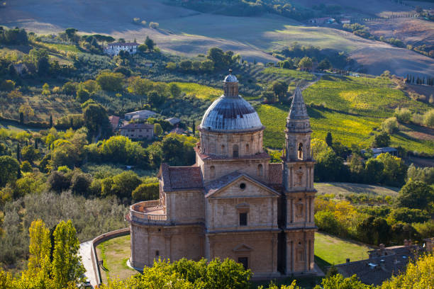 церковь в монтепульчоано, тоскана - montepulciano стоковые фото и изображения