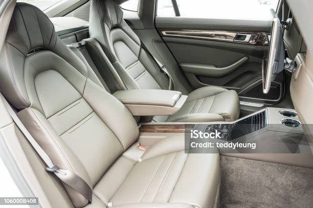 Porsche Panamera 4 Ehybrid 2018 Hátsó Ülés témájú stock fotó – Kép letöltése most - Autó, Emberek nélkül, Fénykép