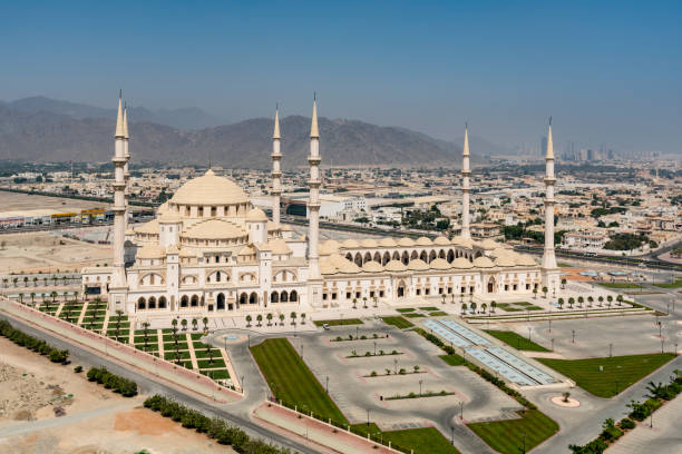 Sheikh Zayed Mosque, Fujairah, UAE Fujairah, UAE - September 29, 2016: Sheikh Zayed Mosque in Fujairah, Uinted Arab Emirates. It is the second largest mosque in the UAE. fujairah stock pictures, royalty-free photos & images