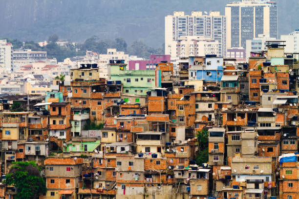 리오 데 자네이, 브라질에서 산 토 amaro 힐에서 빈민가의 일반적인 보기 - slum rio de janeiro poverty brazil 뉴스 사진 이미지